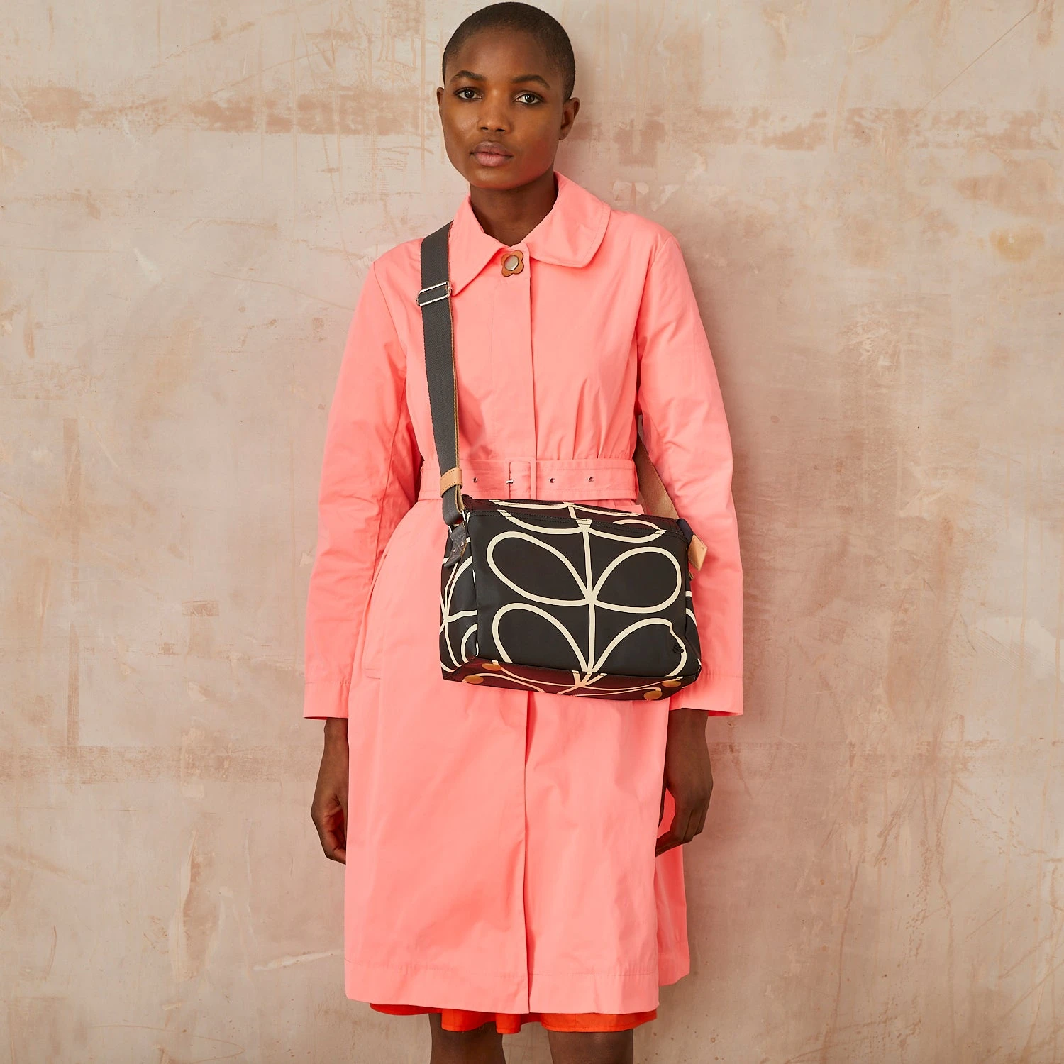 Fielder Crossbody - Linear Stem Liquorice 2 Fielder Crossbody - Linear Stem Liquorice - Image 2