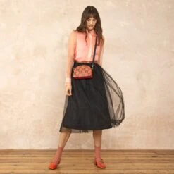 Babaluna Crossbody - Tomato Puzzle Flower -Orla Kiely Sales Store 24SELLE878 6120 BabalunaCrossbody TomatoPuzzleFlower .model2